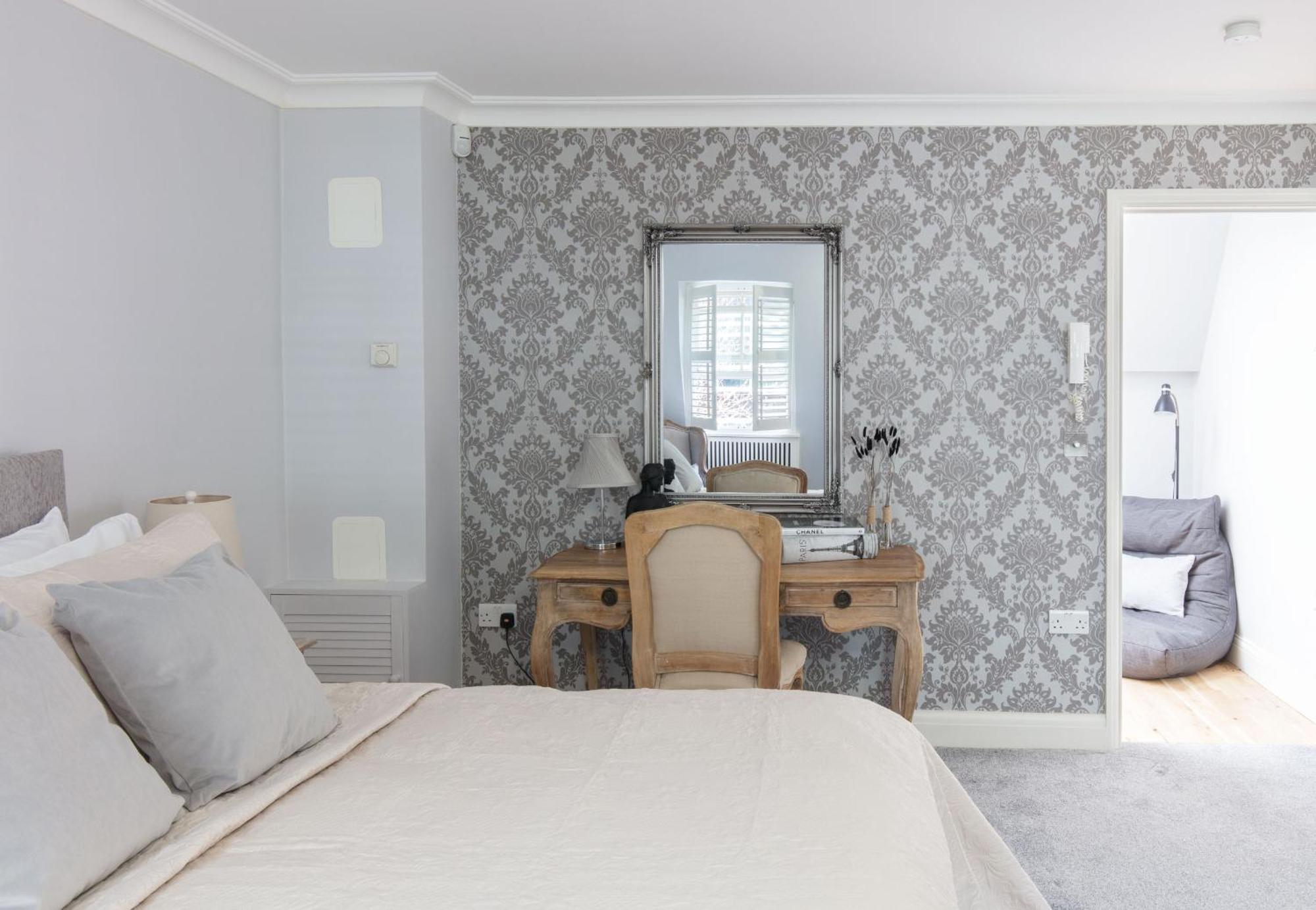 Holiday home Spacious Quiet 4bedrooms 6beds House With Private Garage 5min Walk To Paddington Station London