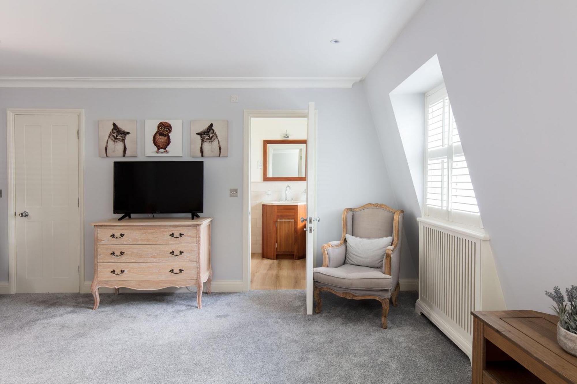 Spacious Quiet 4bedrooms 6beds House With Private Garage 5min Walk To Paddington Station *
