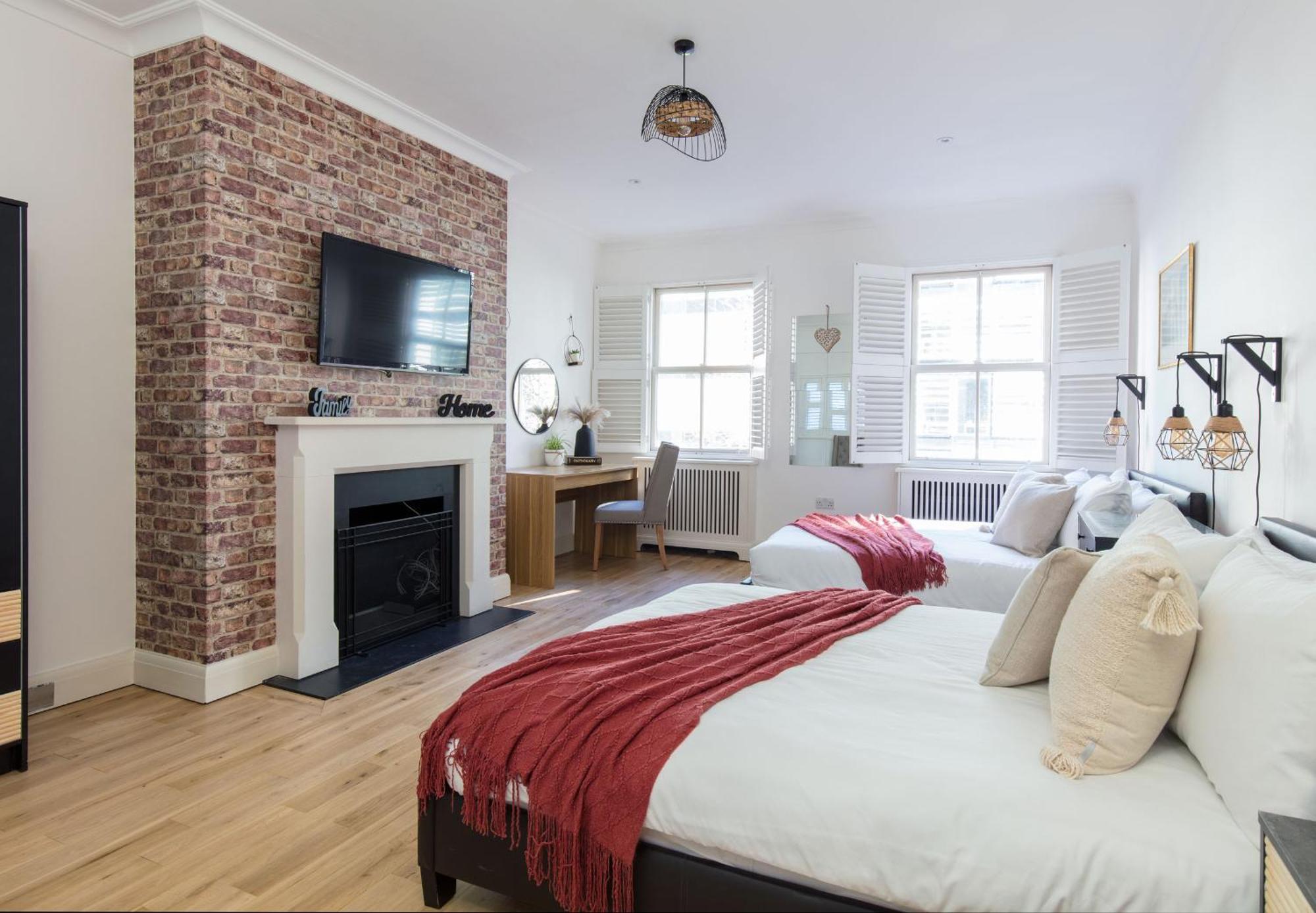 Spacious Quiet 4bedrooms 6beds House With Private Garage 5min Walk To Paddington Station